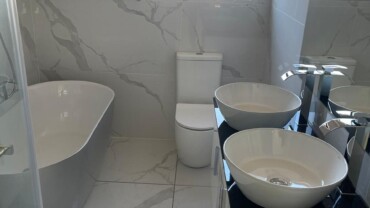 Full Wall tiles bathrooms